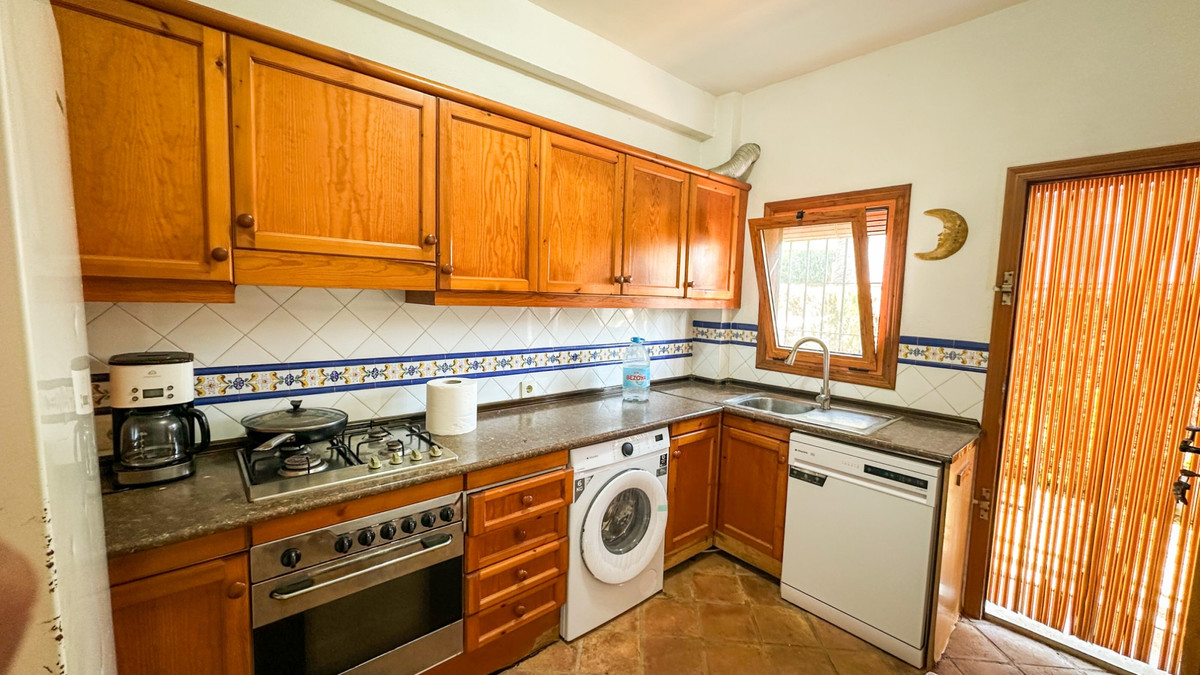 For sale - 4 Bedroom 2 Bathroom Detached Villa in Cabo Roig  - Cabo Roig  - Alicante