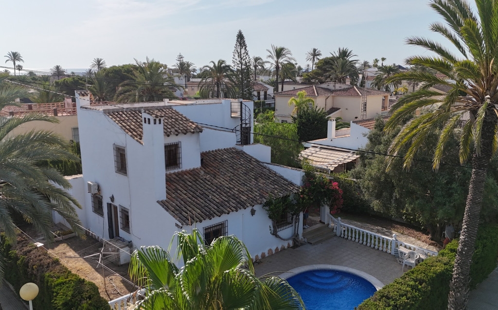 4 Bedroom 2 Bathroom Detached Villa in Cabo Roig 