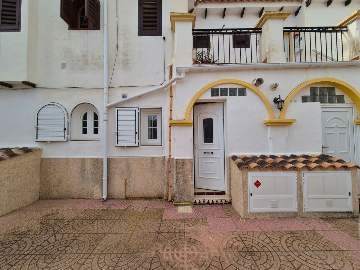 For sale - 1 Bedroom 1 Bathroom Ground floor apartment in Villamartin - San Miguel de Salinas Centro  - Alicante