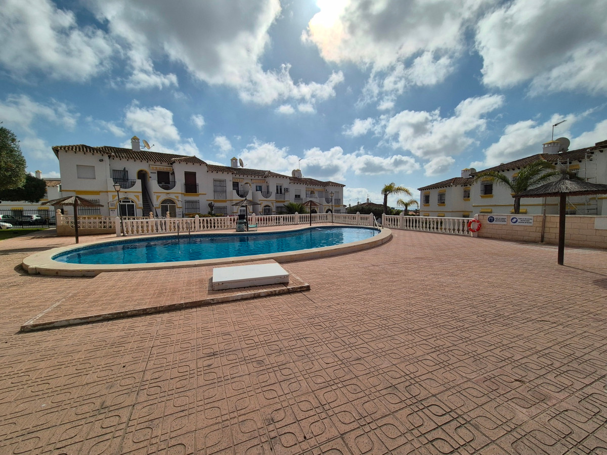 For sale - 1 Bedroom 1 Bathroom Ground floor apartment in Villamartin - San Miguel de Salinas Centro  - Alicante