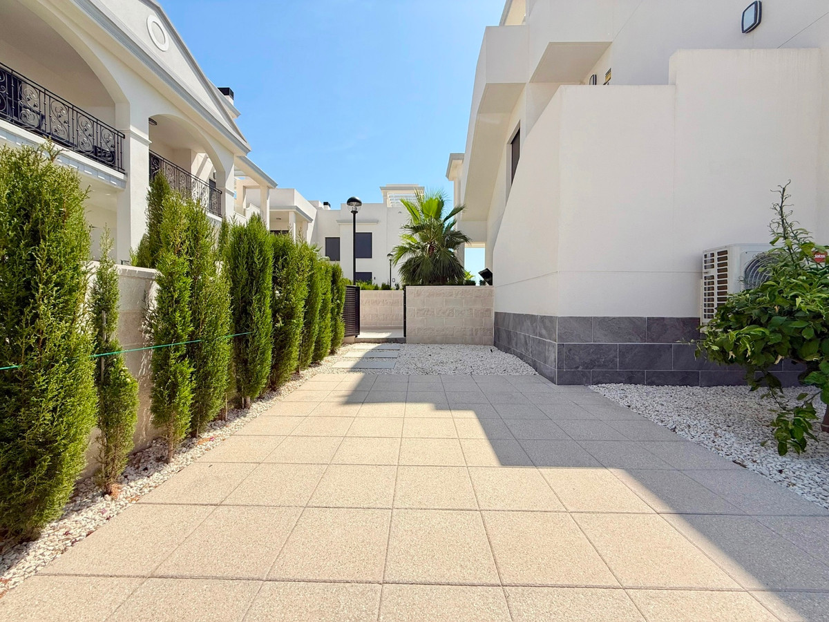 For sale - 2 Bedroom 2 Bathroom Apartment - Ground Floor Apartment in Rojales - Ciudad Quesada  - Alicante