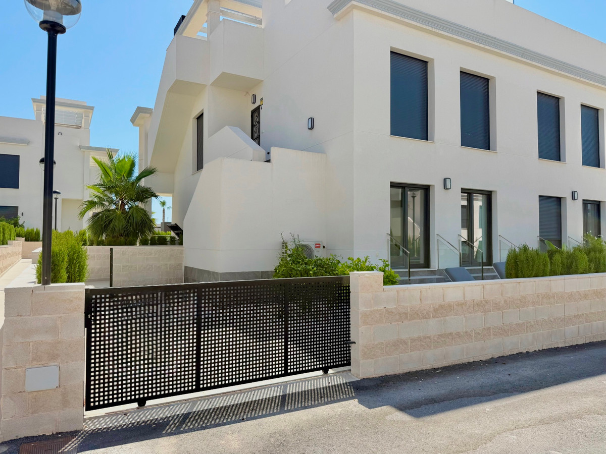 For sale - 2 Bedroom 2 Bathroom Apartment - Ground Floor Apartment in Rojales - Ciudad Quesada  - Alicante