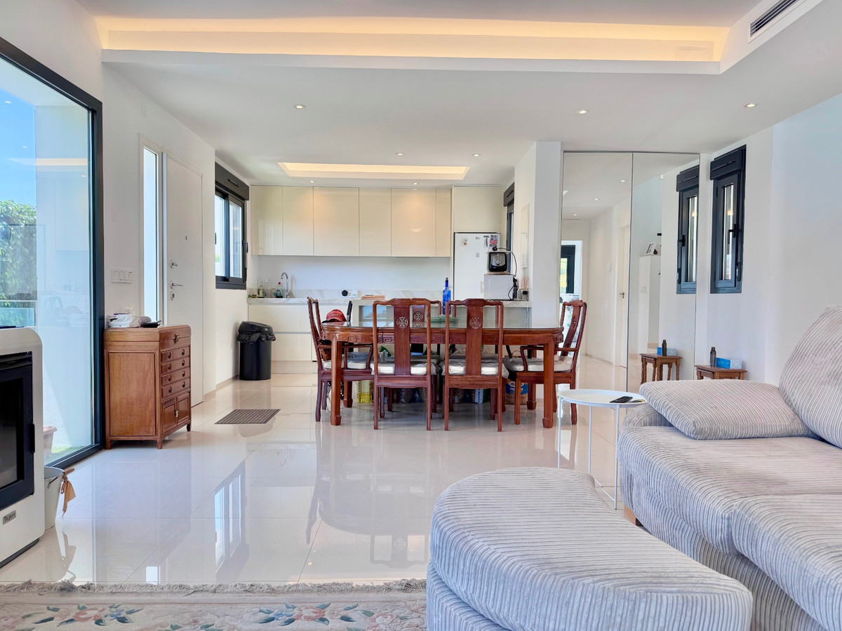 For sale - 4 Bedroom 4 Bathroom House - Detached Villa in Rojales - Ciudad Quesada  - Alicante