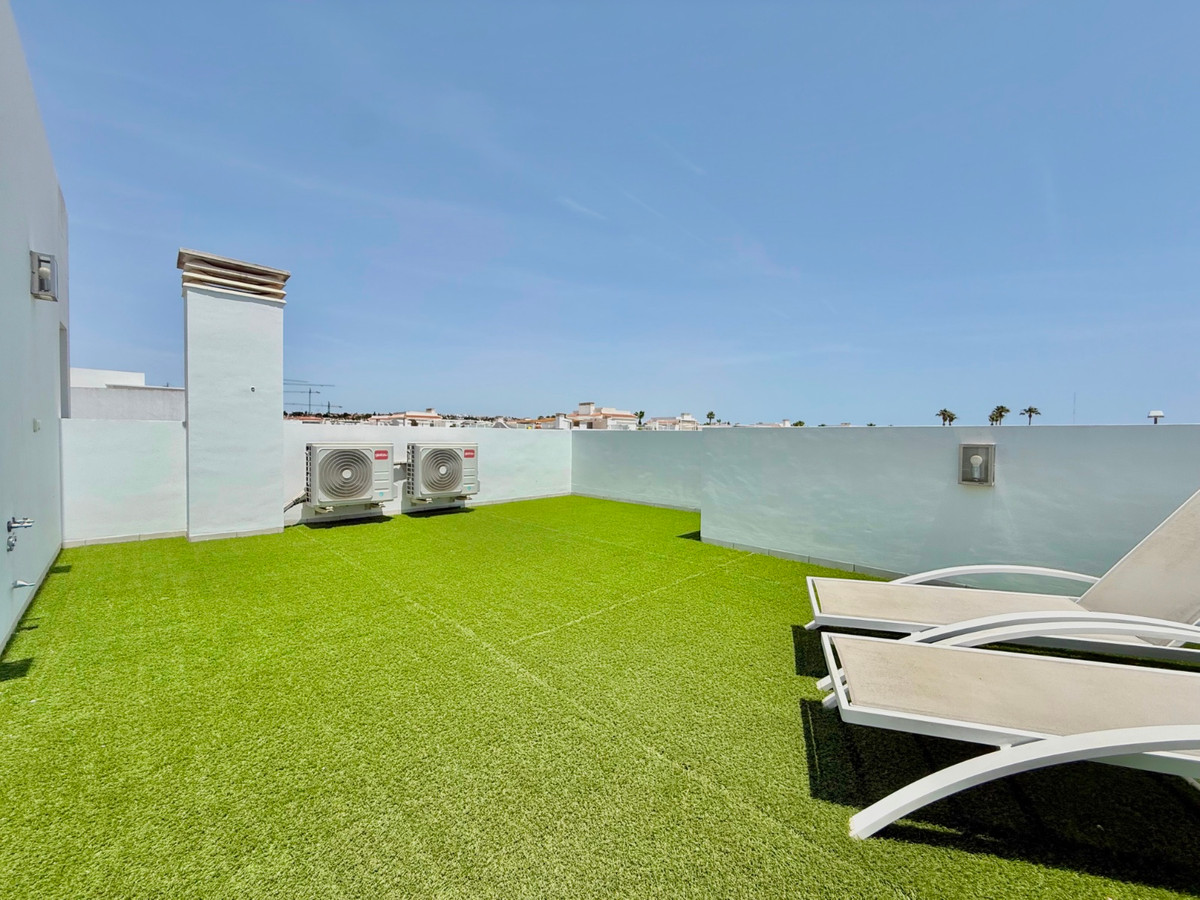 For sale - 4 Bedroom 4 Bathroom House - Detached Villa in Rojales - Ciudad Quesada  - Alicante