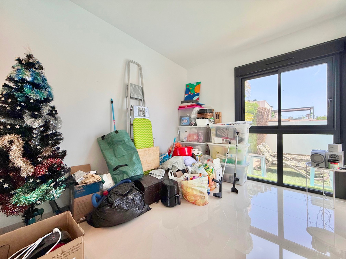 For sale - 4 Bedroom 4 Bathroom House - Detached Villa in Rojales - Ciudad Quesada  - Alicante
