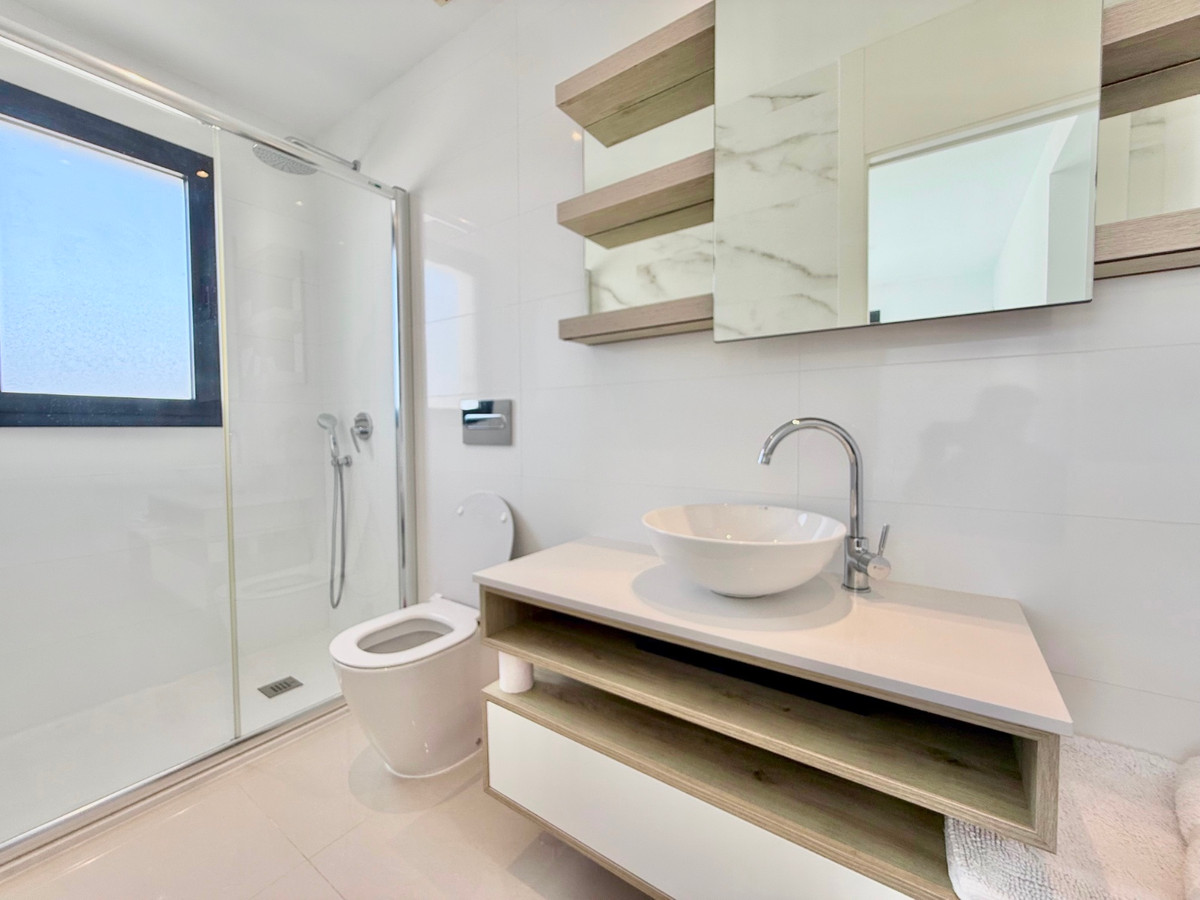 For sale - 4 Bedroom 4 Bathroom House - Detached Villa in Rojales - Ciudad Quesada  - Alicante