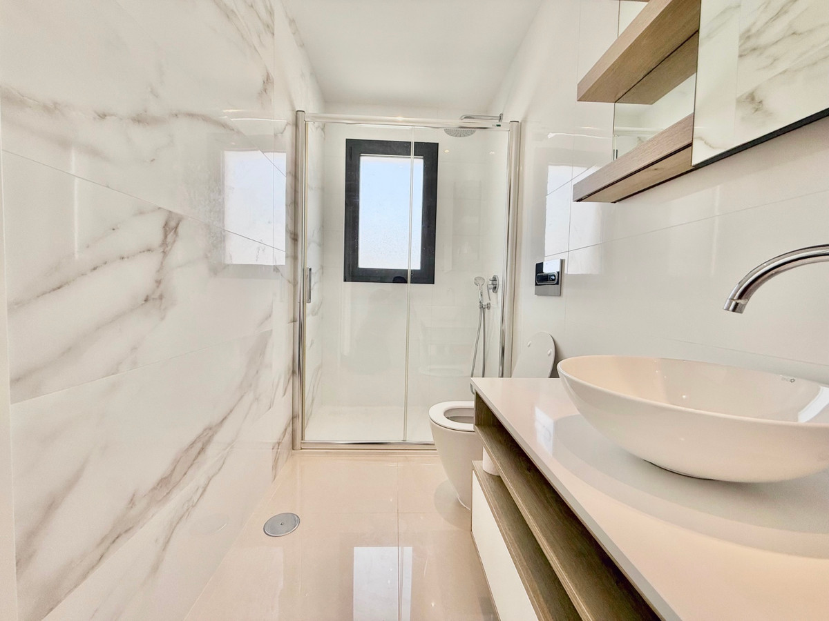 For sale - 4 Bedroom 4 Bathroom House - Detached Villa in Rojales - Ciudad Quesada  - Alicante