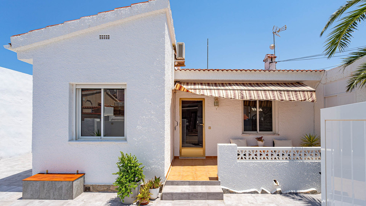 For sale - 2 Bedroom 1 Bathroom Bungalow in Ciudad Quesada  - Ciudad Quesada  - Alicante