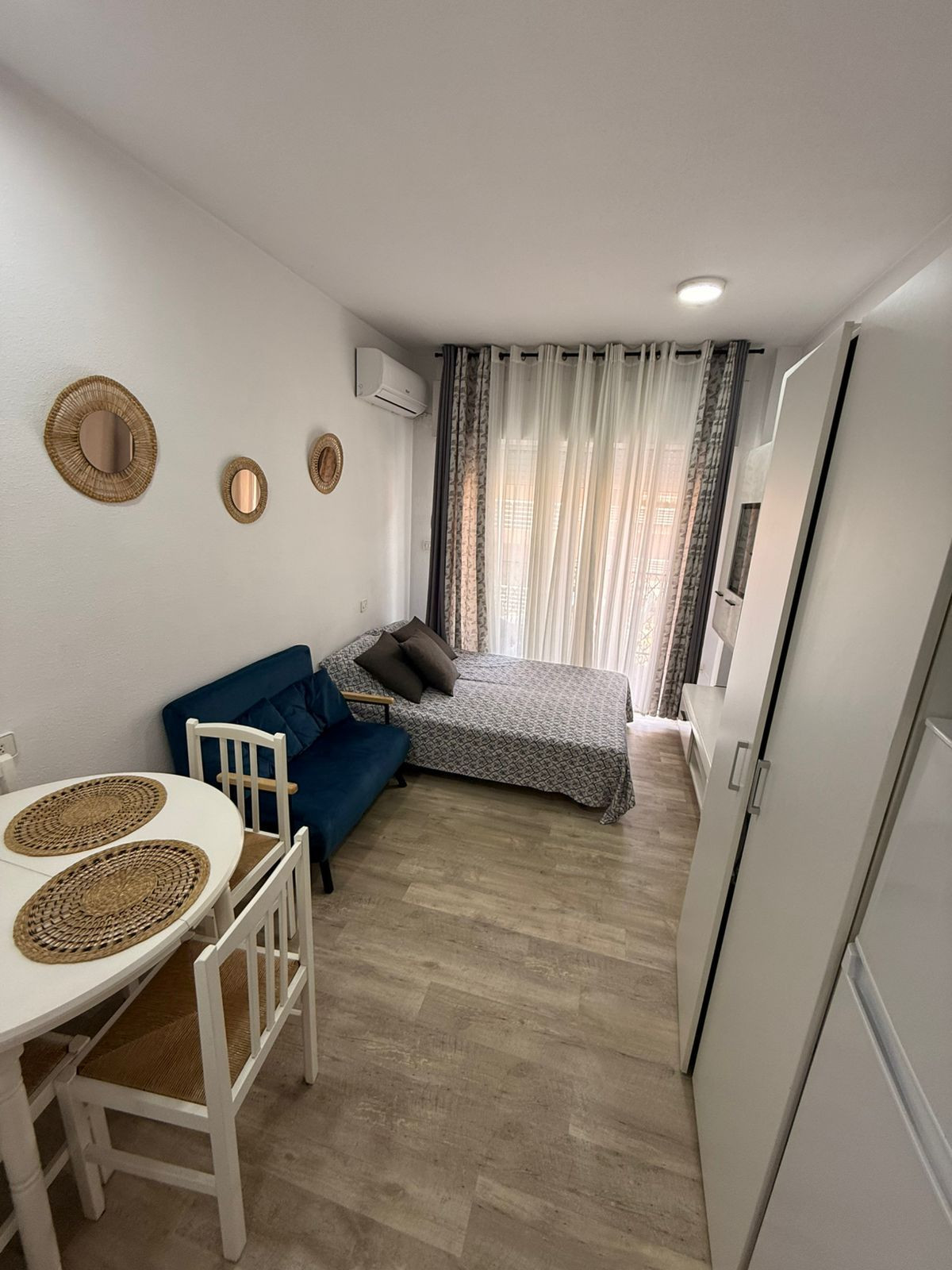 For sale - 1 Bedroom 1 Bathroom Apartment - Top Floor Studio in Torrevieja - Torrevieja Centro  - Alicante