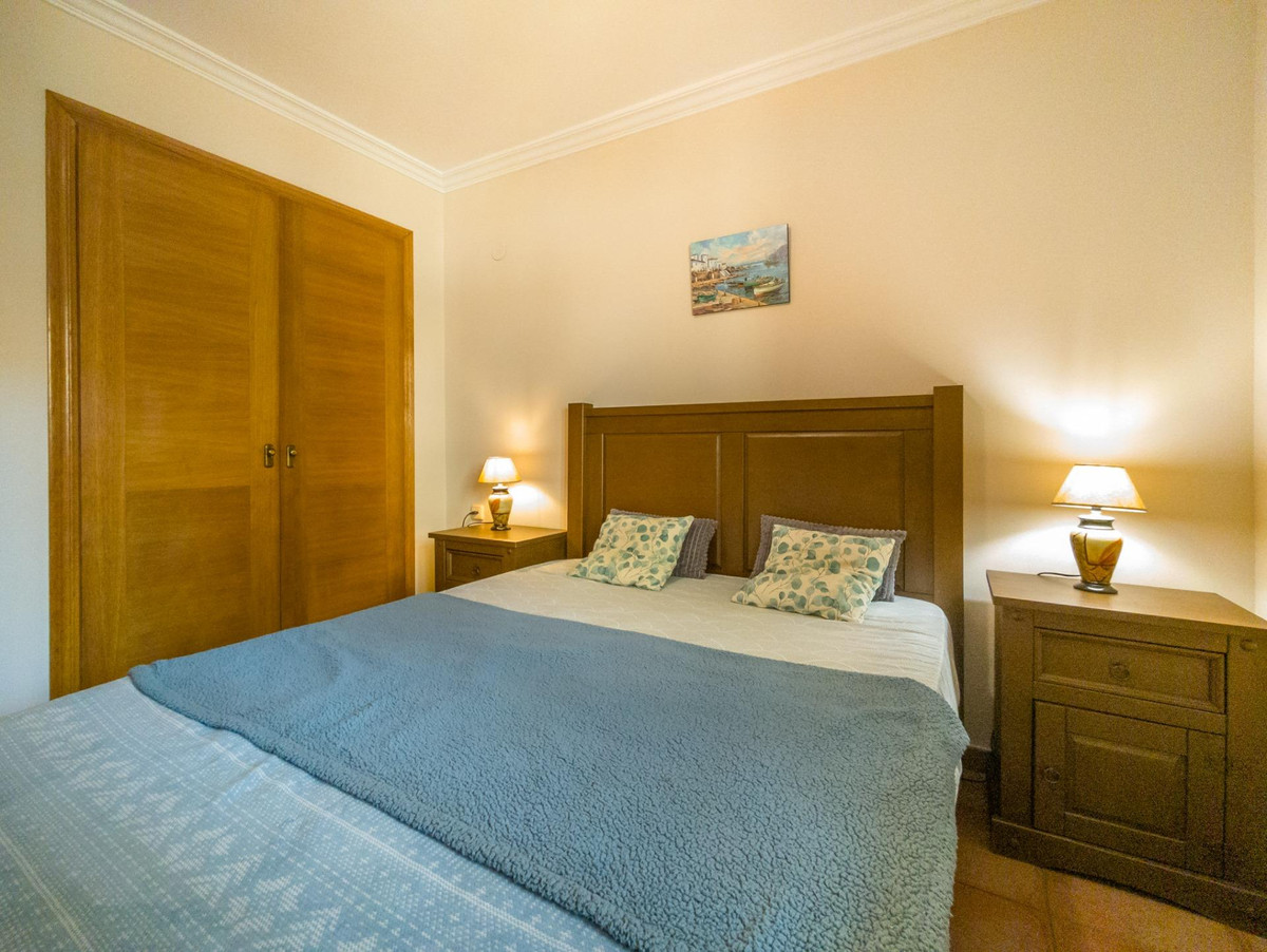 For sale - 2 Bedroom 1 Bathroom Apartment - Middle Floor Apartment in Torrevieja - Torrevieja Centro  - Alicante