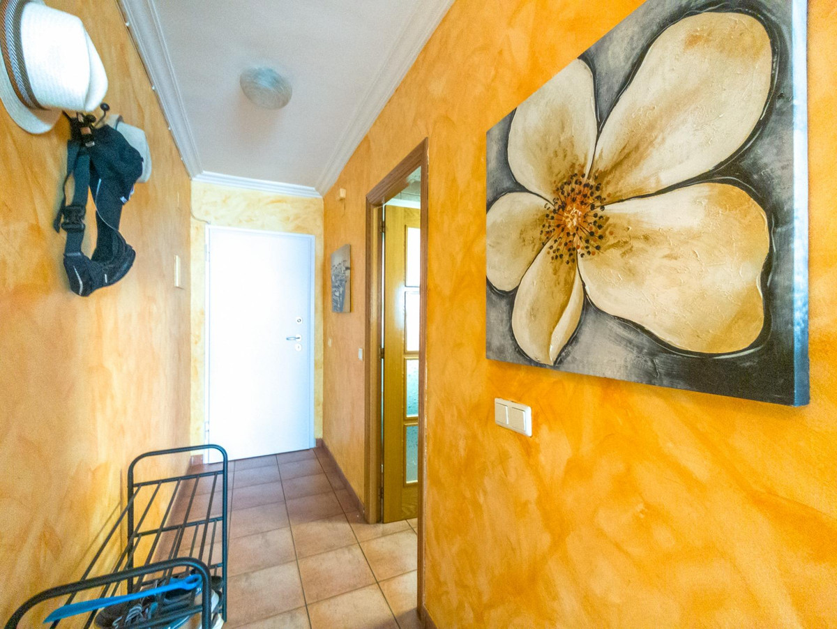 For sale - 2 Bedroom 1 Bathroom Apartment - Middle Floor Apartment in Torrevieja - Torrevieja Centro  - Alicante