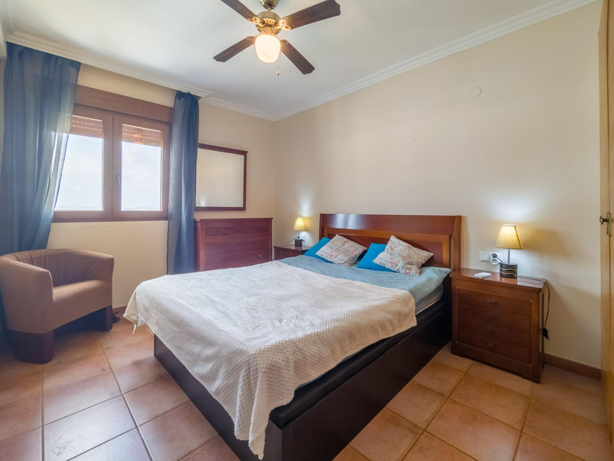 For sale - 2 Bedroom 1 Bathroom Apartment - Middle Floor Apartment in Torrevieja - Torrevieja Centro  - Alicante