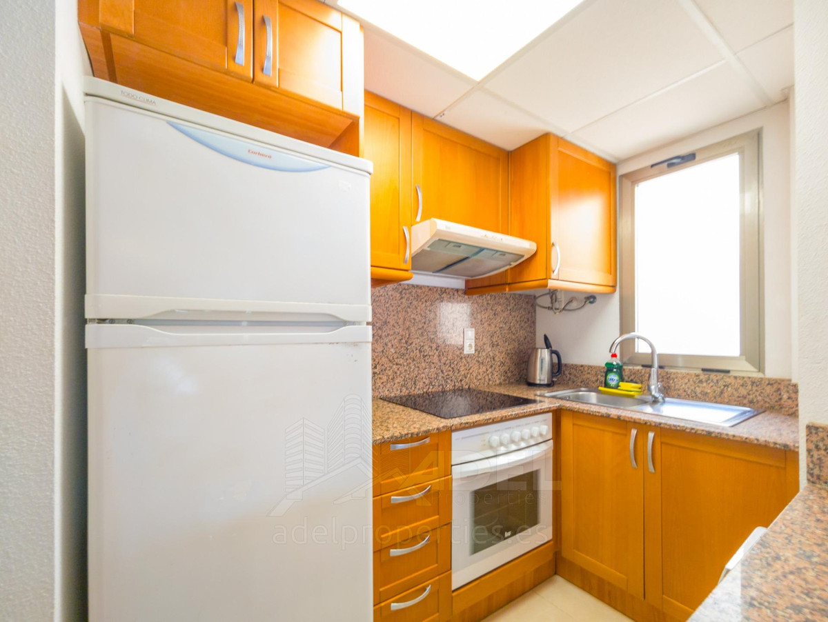 For sale - 2 Bedroom 1 Bathroom Apartment - Middle Floor Apartment in Torrevieja - Playa de los Locos  - Alicante