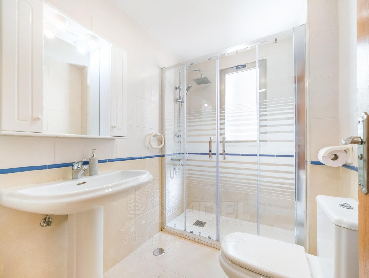 For sale - 2 Bedroom 1 Bathroom Apartment - Middle Floor Apartment in Torrevieja - Playa de los Locos  - Alicante