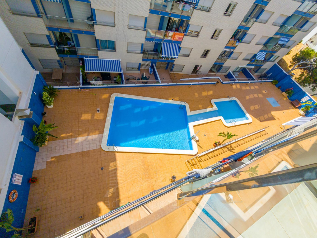 For sale - 2 Bedroom 1 Bathroom Apartment - Middle Floor Apartment in Torrevieja - Playa de los Locos  - Alicante
