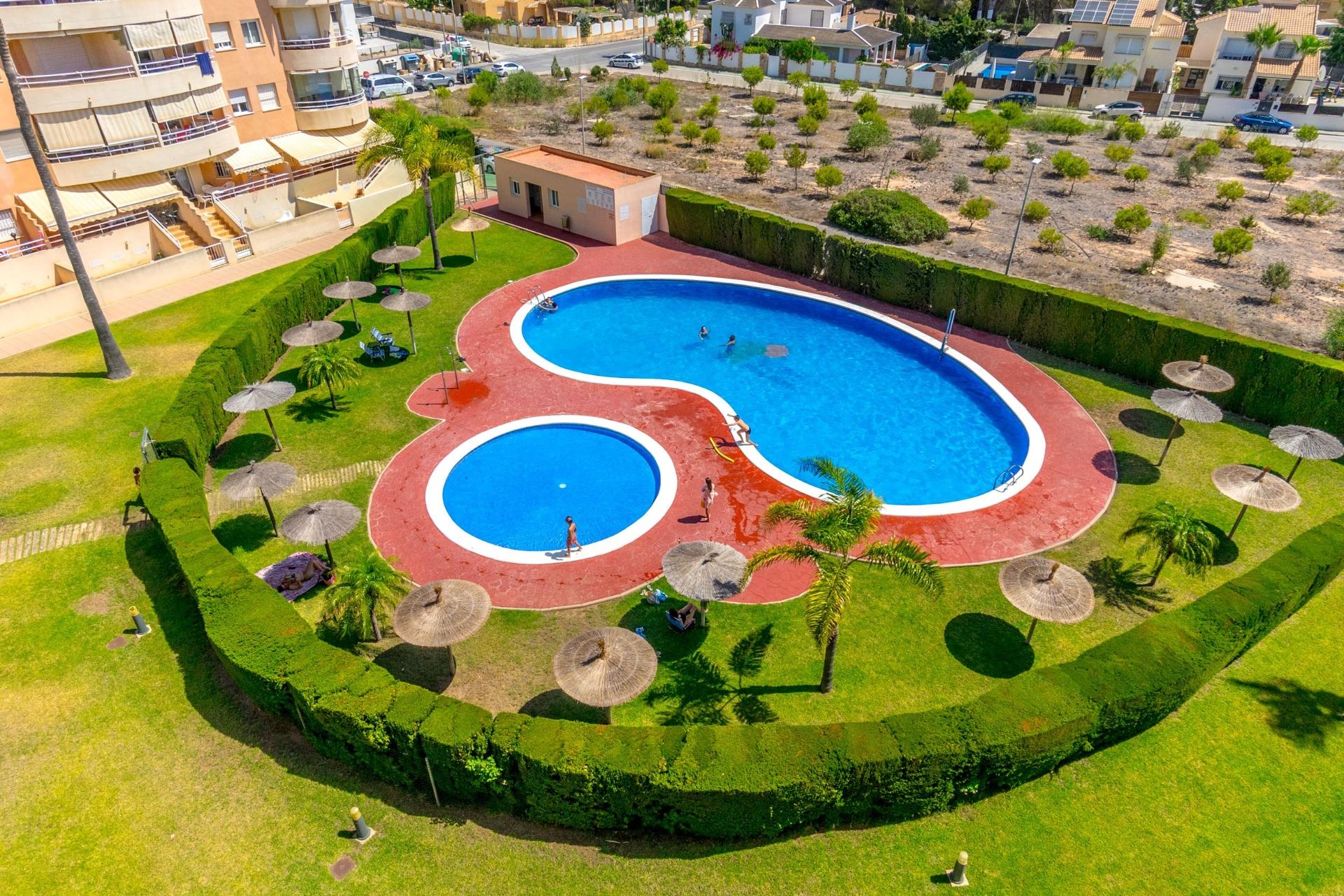 For sale - 2 Bedroom 1 Bathroom Apartment in Cabo Roig - Campoamor  - Alicante