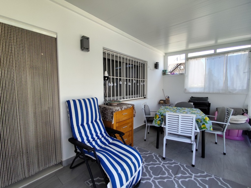 For sale - 4 Bedroom 2 Bathroom Corner townhouse in Torrevieja -  - Alicante