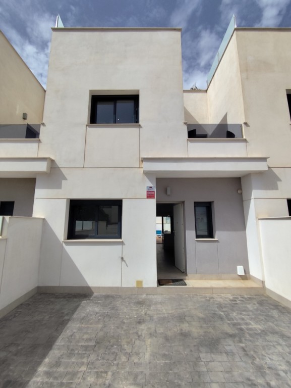 For sale - 3 Bedroom 2 Bathroom Villa in Pilar de la Horadada -  - Alicante