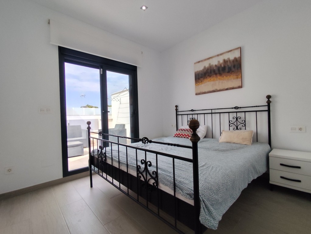 For sale - 3 Bedroom 2 Bathroom Villa in Pilar de la Horadada -  - Alicante
