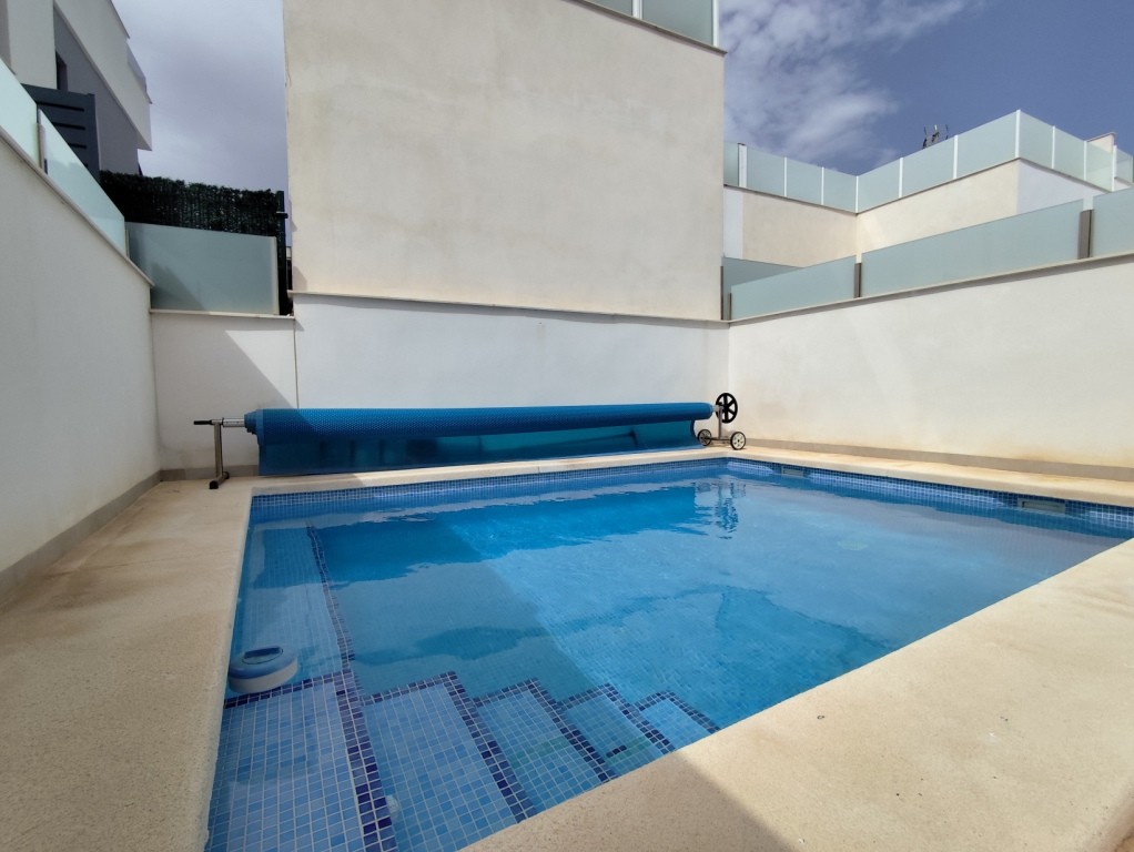 For sale - 3 Bedroom 2 Bathroom Villa in Pilar de la Horadada -  - Alicante