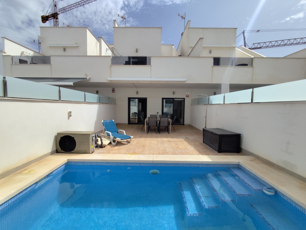 For sale - 3 Bedroom 2 Bathroom Villa in Pilar de la Horadada -  - Alicante