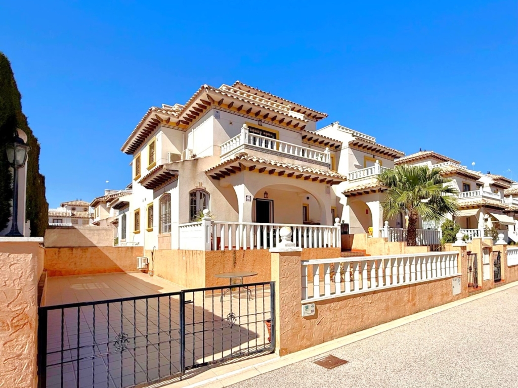 2 Bedroom 2 Bathroom Townhouse in Lomas de Cabo Roig