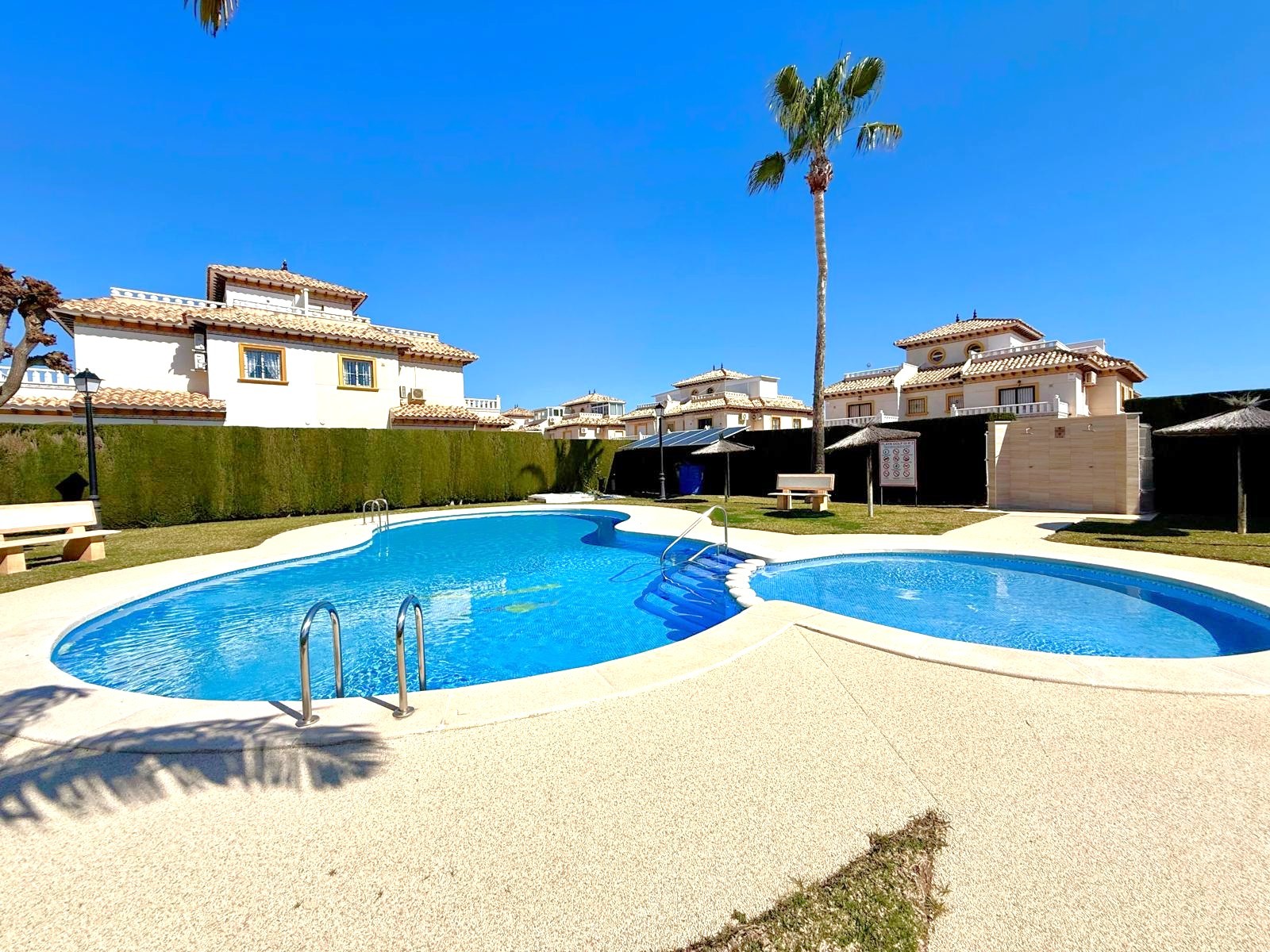 For sale - 2 Bedroom 2 Bathroom Townhouse in Lomas de Cabo Roig - Lomas de Cabo Roig  - Alicante