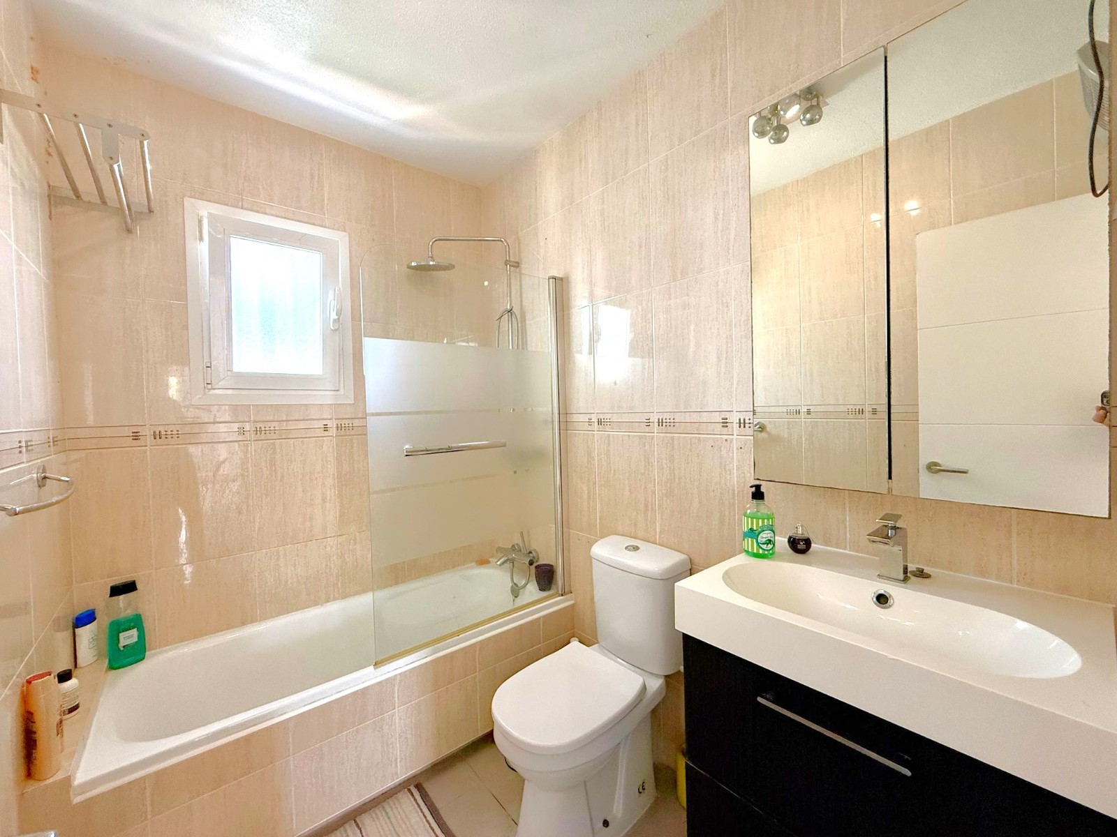 For sale - 3 Bedroom 3 Bathroom Townhouse in Villamartín - Villamartín  - Alicante