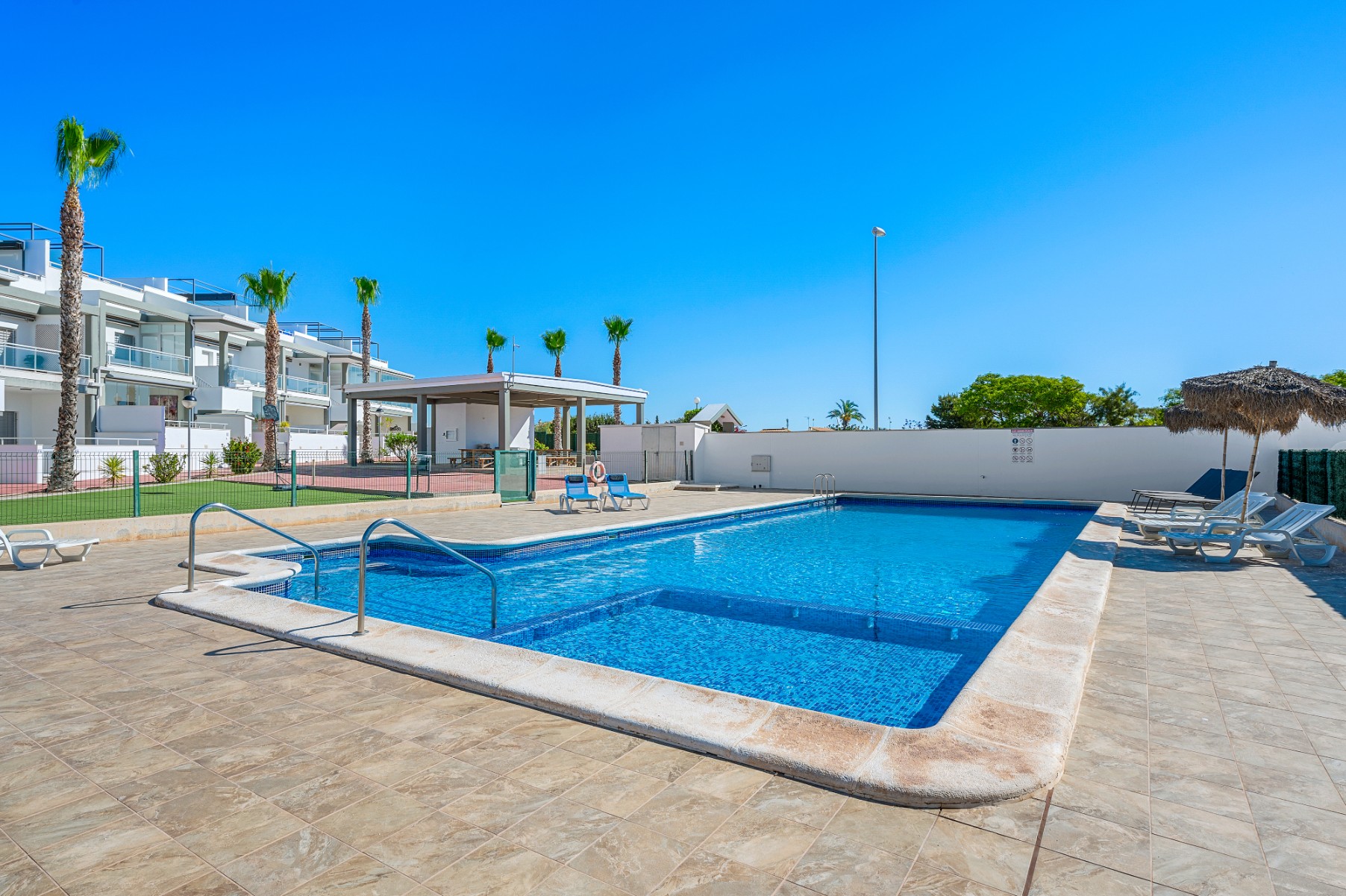 For sale - 3 Bedroom 3 Bathroom Townhouse in La Florida - La Florida  - Alicante