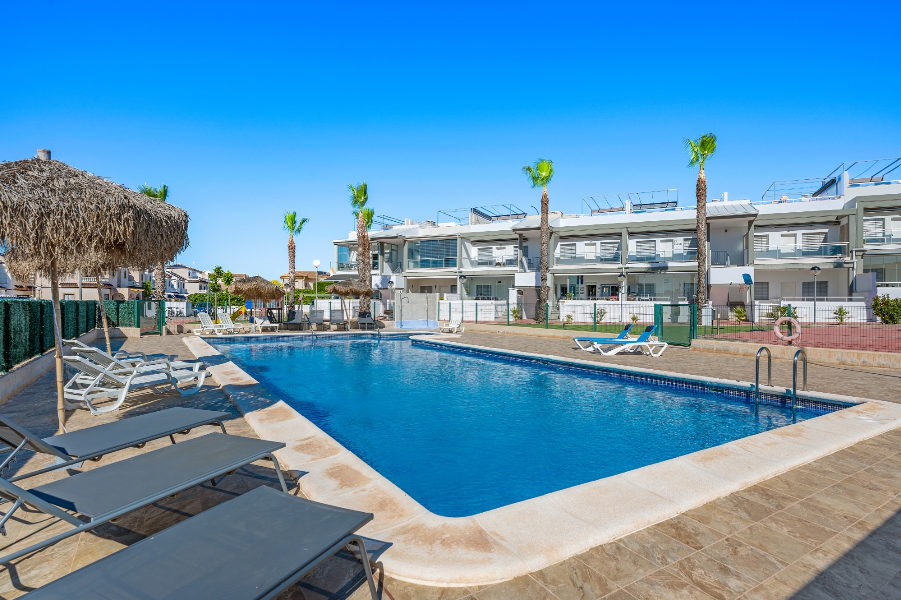 For sale - 3 Bedroom 3 Bathroom Townhouse in La Florida - La Florida  - Alicante