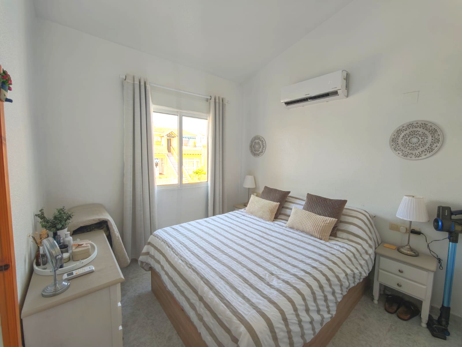 For sale - 2 Bedroom 1 Bathroom Top Floor apartment in Villamartin - Lomas Golf - Alicante