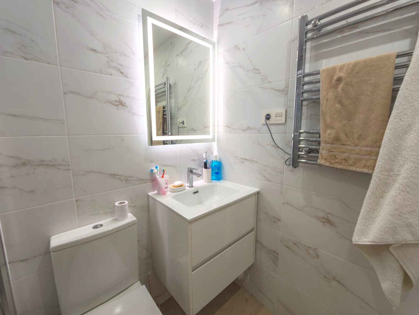 For sale - 2 Bedroom 1 Bathroom Top Floor apartment in Villamartin - Lomas Golf - Alicante