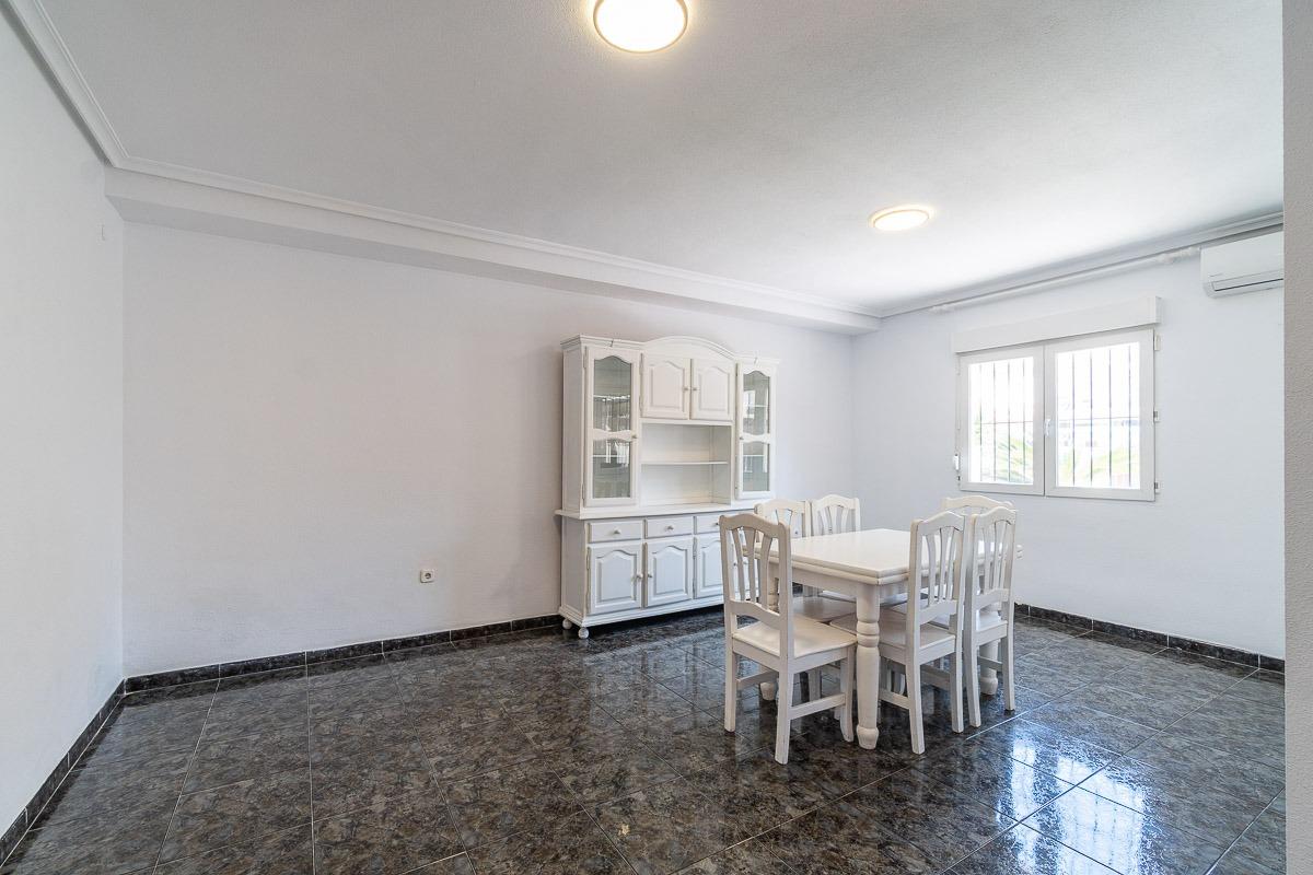 For sale - 3 Bedroom 2 Bathroom Semi in Playa Flamenca  - Playa Flamenca  - Alicante