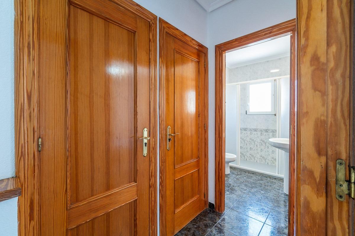 For sale - 3 Bedroom 2 Bathroom Semi in Playa Flamenca  - Playa Flamenca  - Alicante