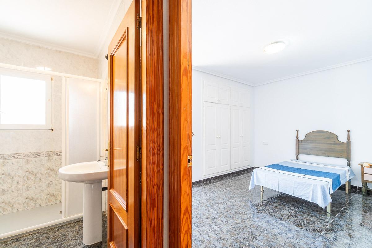 For sale - 3 Bedroom 2 Bathroom Semi in Playa Flamenca  - Playa Flamenca  - Alicante