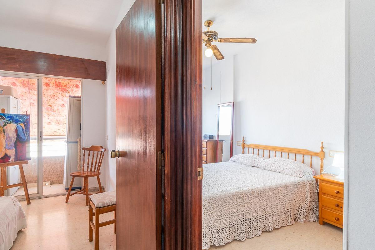 For sale - 3 Bedroom 1 Bathroom Flat in Torrevieja - Centro  - Alicante