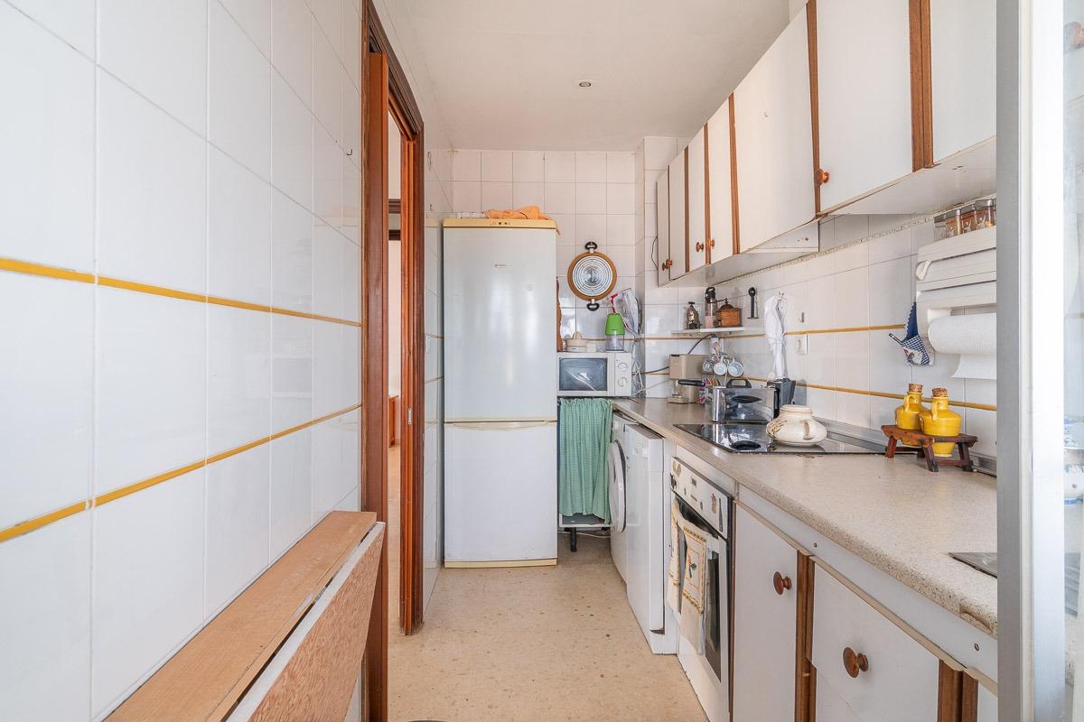 For sale - 3 Bedroom 1 Bathroom Flat in Torrevieja - Centro  - Alicante