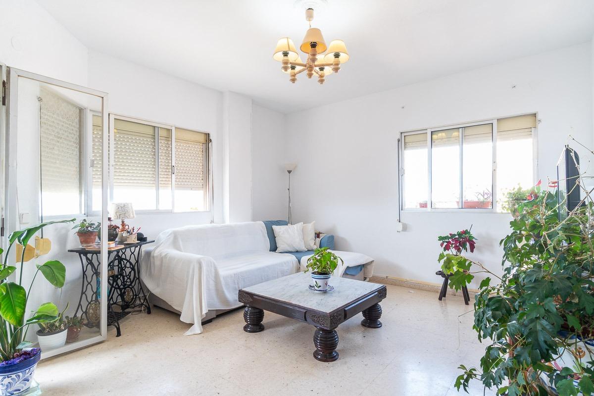 For sale - 3 Bedroom 1 Bathroom Flat in Torrevieja - Centro  - Alicante