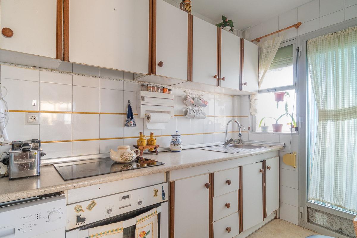 For sale - 3 Bedroom 1 Bathroom Flat in Torrevieja - Centro  - Alicante