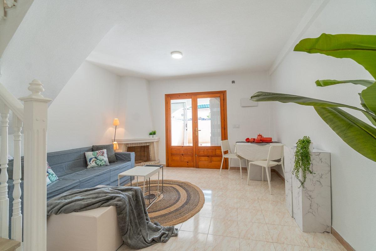 For sale - 2 Bedroom 2 Bathroom Townhouse in Torrevieja - La Siesta - El Salado - Torreta  - Alicante