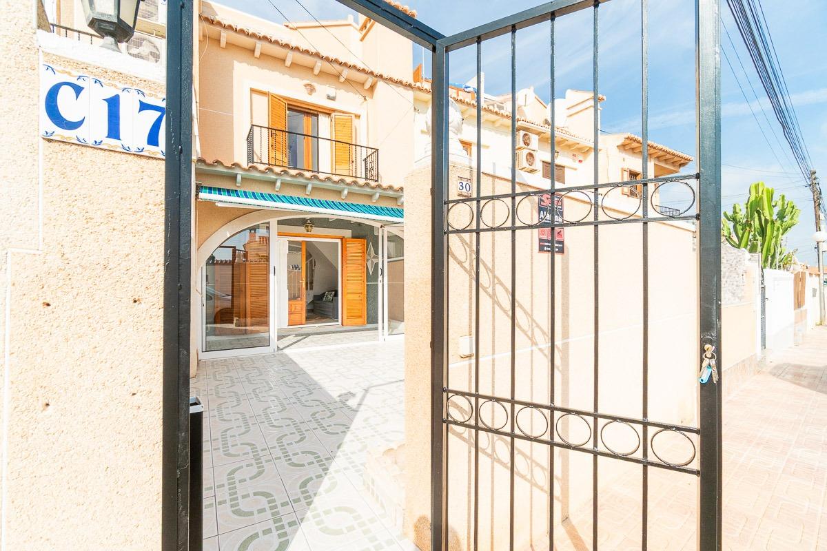 For sale - 2 Bedroom 2 Bathroom Townhouse in Torrevieja - La Siesta - El Salado - Torreta  - Alicante