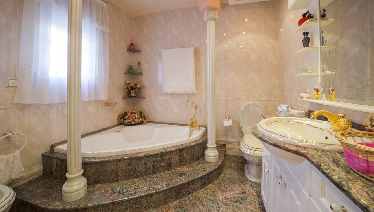 For sale - 5 Bedroom 5 Bathroom Town House in Los Alcazares - Centro  - Murcia