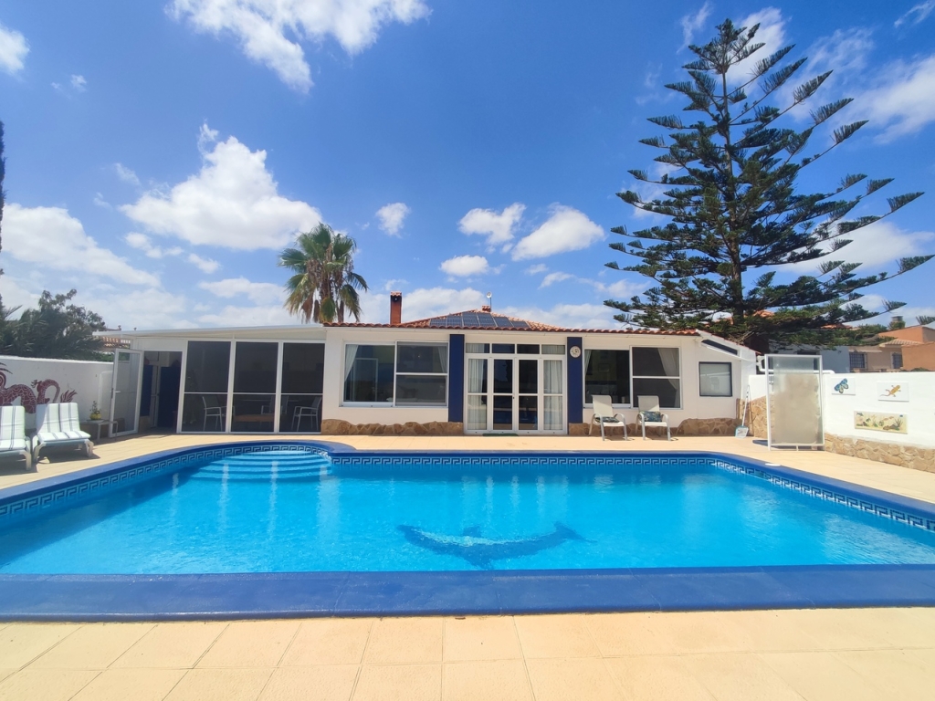 6 Bedroom 4 Bathroom Villa in Gea Y Truyols