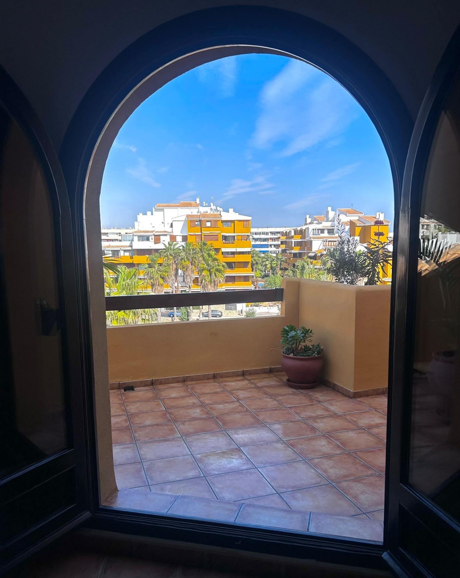 For sale - 2 Bedroom 2 Bathroom Apartment in Torrevieja - Punta Prima  - Alicante