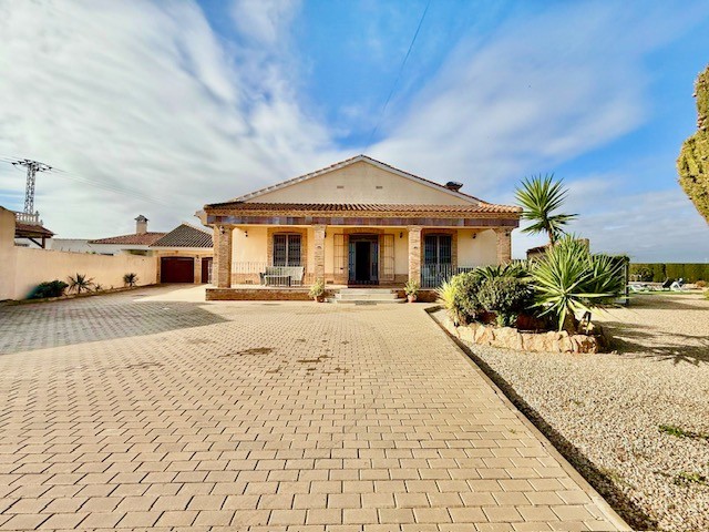 For sale - 3 Bedroom 2 Bathroom Villa in Avileses - Inland  - Murcia