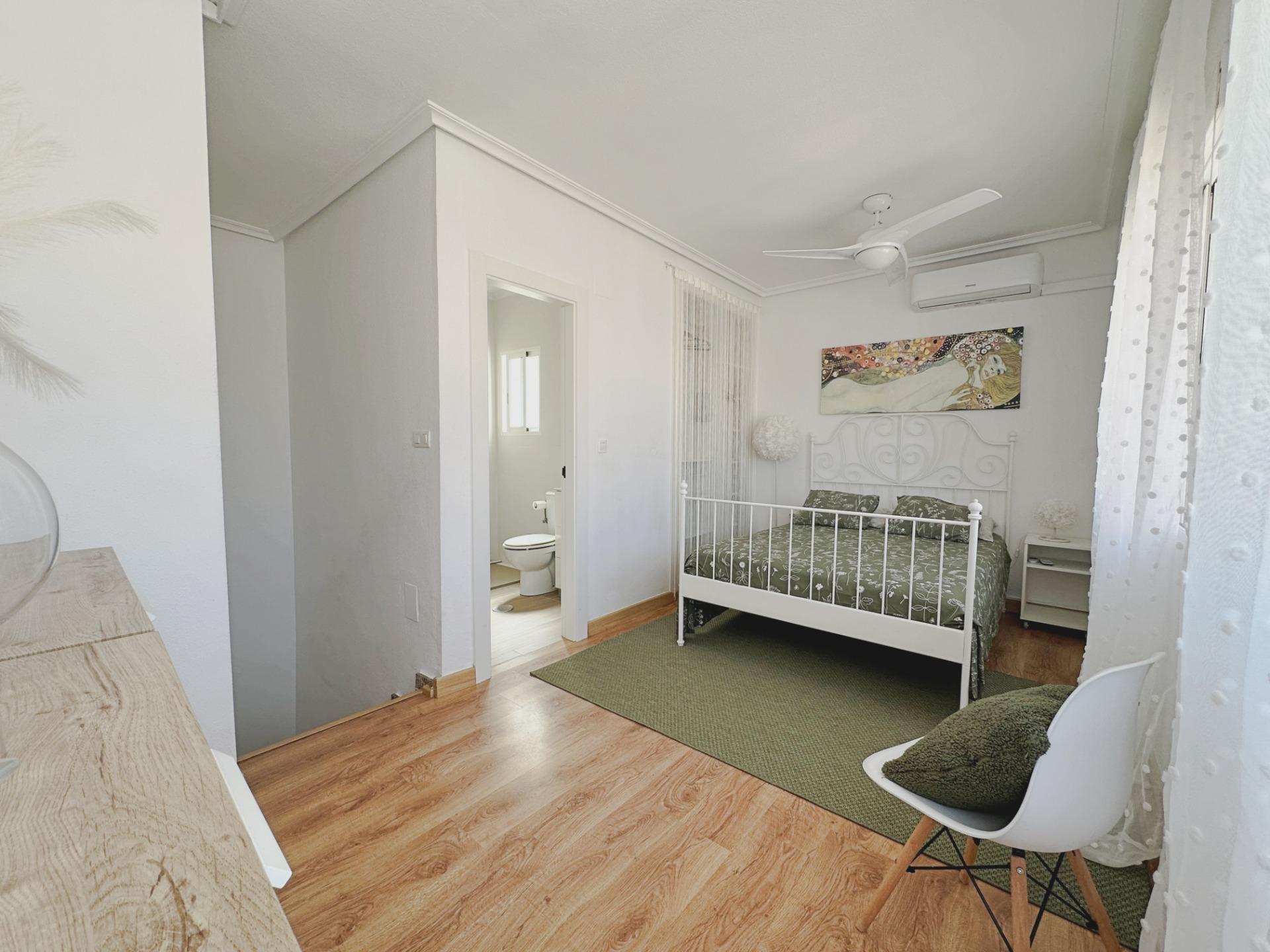 For sale - 3 Bedroom 3 Bathroom Semi Detached in Orihuela Costa - La Zenia  - Alicante