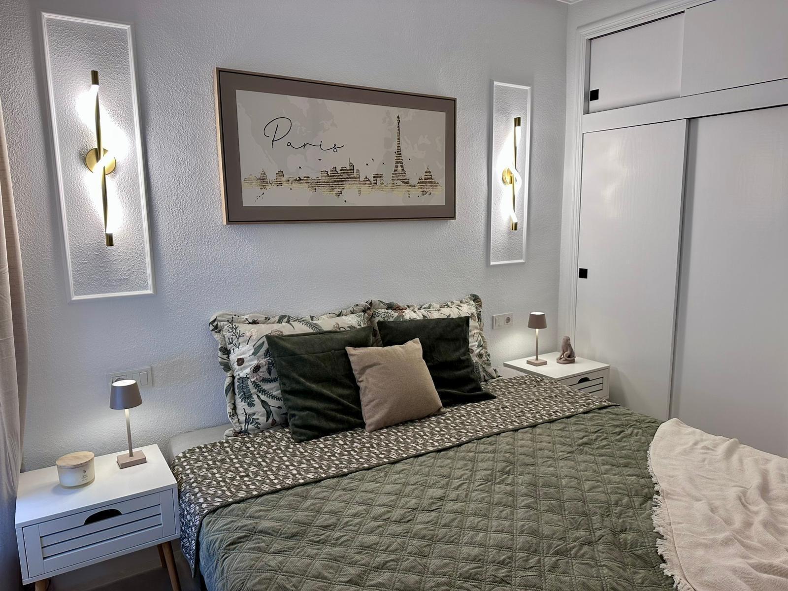 For sale - 2 Bedroom 1 Bathroom Apartment in Torrevieja - Habaneras  - Alicante