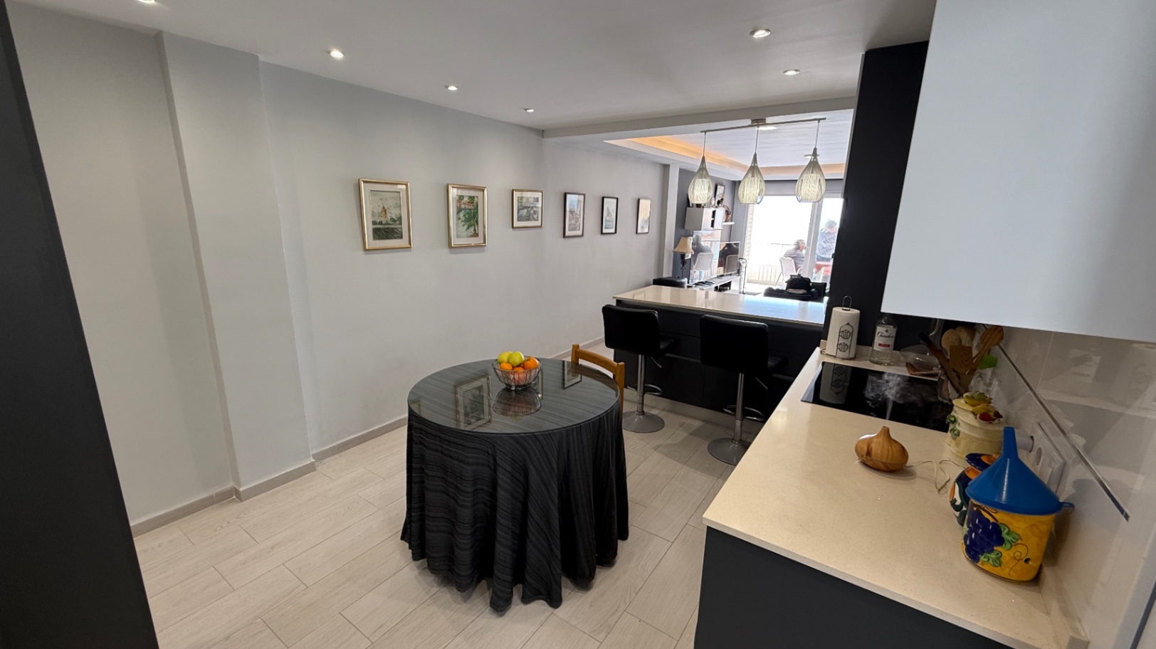For sale - 3 Bedroom 1 Bathroom Apartment in Torrevieja - Costa Blanca  - Alicante