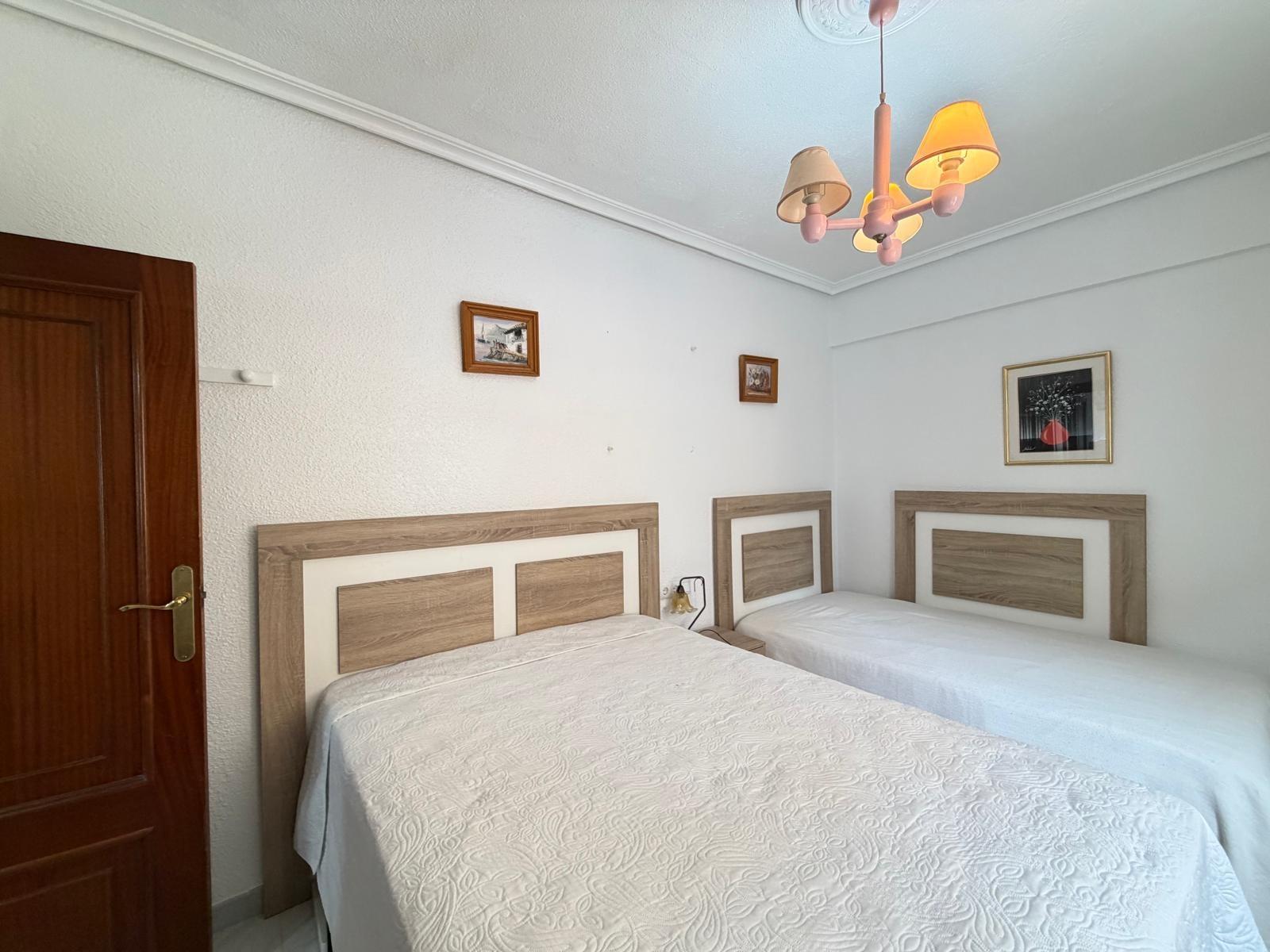 For sale - 3 Bedroom 1 Bathroom Apartment in Torrevieja - Estacion De Autobuses  - Alicante
