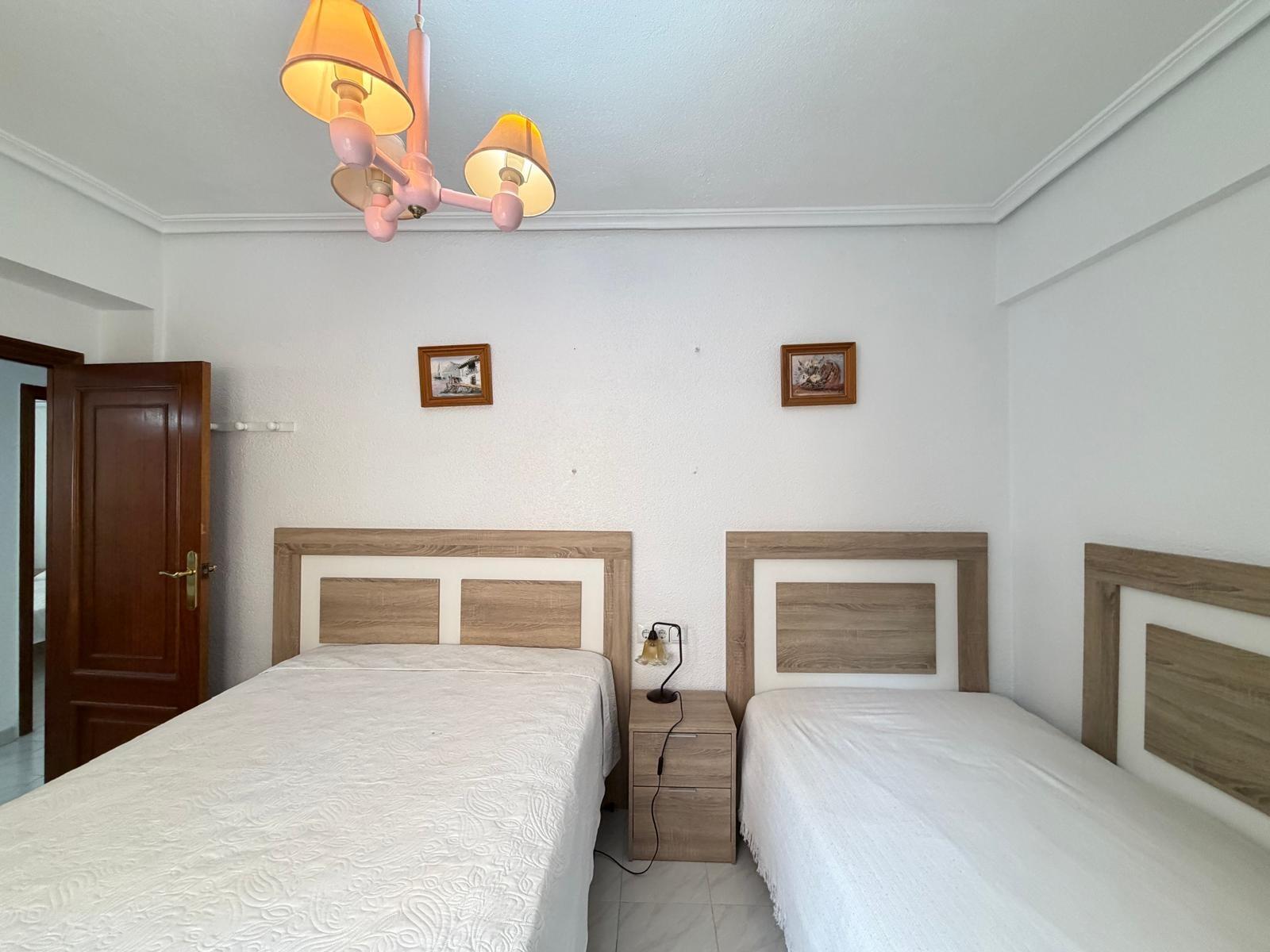 For sale - 3 Bedroom 1 Bathroom Apartment in Torrevieja - Estacion De Autobuses  - Alicante